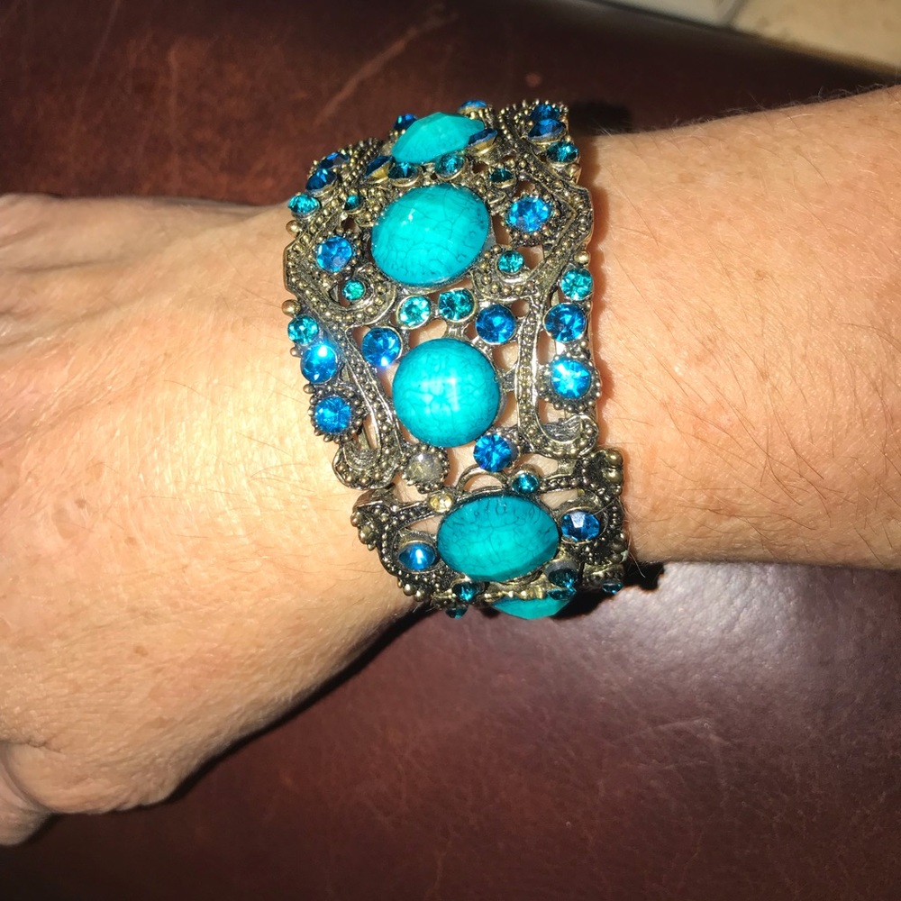 🦋 Turquoise & Blue in a spectacular gold bracelet